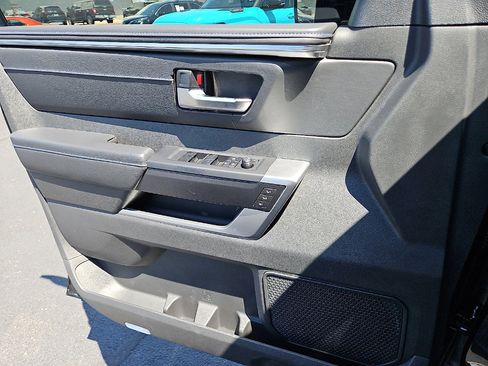 Used 2025 Toyota Tundra Platinum AWD/4WD image 13