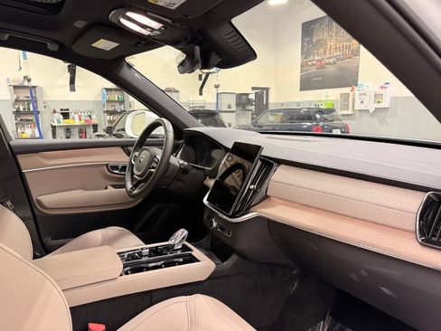 Used 2026 Volvo XC90 B6 Plus AWD/4WD image 28