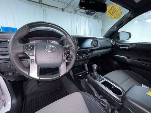 Certified 2023 Toyota Tacoma TRD Off-Road image 4