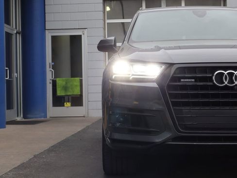 Used 2019 Audi Q7 3.0T Prestige w/ Prestige Package AWD/4WD image 32
