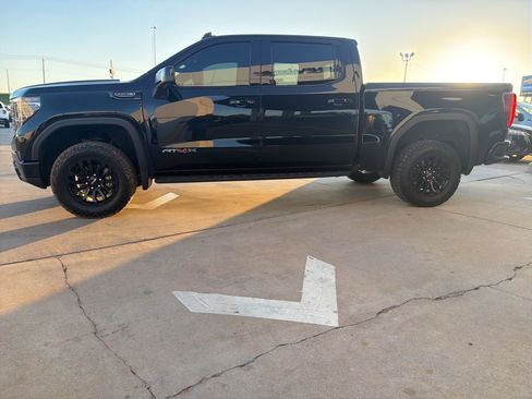 Used 2022 GMC Sierra 1500 AT4X image 6