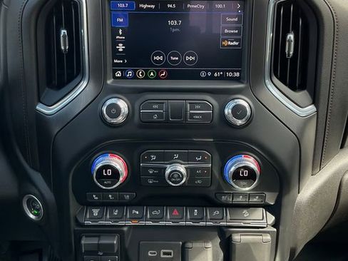 Used 2021 GMC Sierra 2500 AT4 w/ AT4 Premium Plus Package AWD/4WD image 7