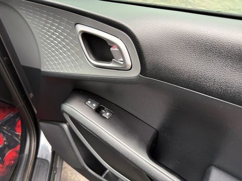 Used 2021 Kia Soul LX FWD image 22