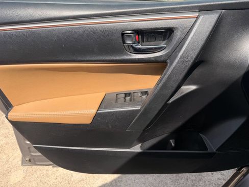 Used 2014 Toyota Corolla LE Premium FWD image 11