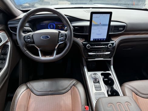 Used 2023 Ford Explorer King Ranch w/ Technology Package RWD image 15