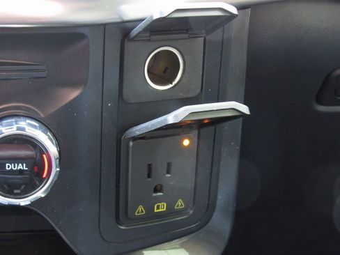 Used 2022 Ford F150 Lariat w/ Equipment Group 502A High image 33