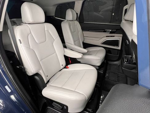 Used 2025 Kia Telluride S AWD/4WD image 25