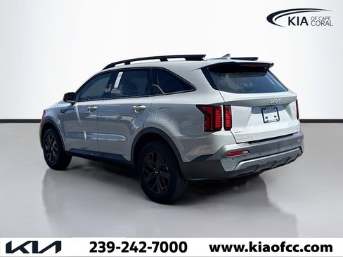 Used 2023 Kia Sorento S w/ Panoramic Sunroof Package image 3
