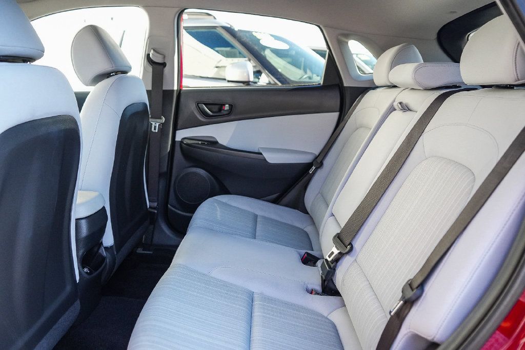 Used 2023 Hyundai Kona SEL AWD/4WD image 18