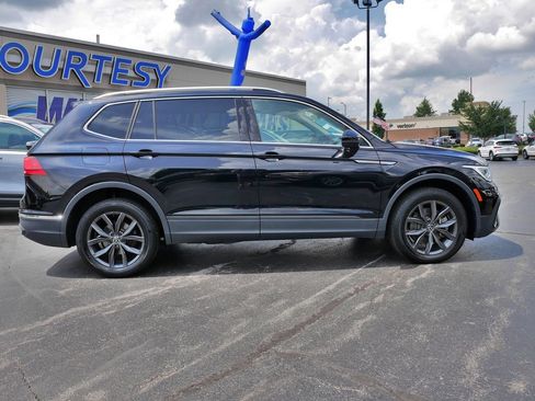 Used 2024 Volkswagen Tiguan SE FWD image 8