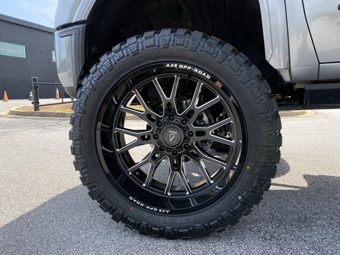 Used 2025 GMC Sierra 2500 AT4 w/ AT4 Premium Plus Package image 17