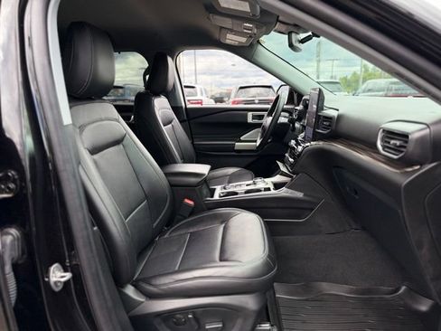 Used 2023 Ford Explorer Limited w/ Hybrid Equipment Group 310A AWD/4WD image 16
