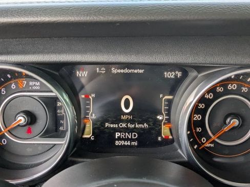 Used 2018 Jeep Wrangler Unlimited Sahara AWD/4WD image 22