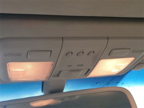 Used 2005 Lexus SC 430 Convertible image 21