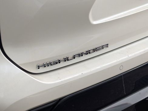 Used 2021 Toyota Highlander Limited image 15