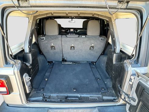 Used 2020 Jeep Wrangler Unlimited Sport S image 27