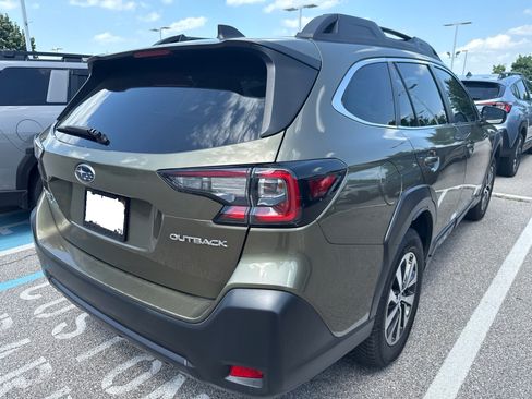 Used 2023 Subaru Outback Premium w/ Tech Package 1 AWD/4WD image 7