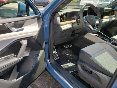 New 2026 Volkswagen Tiguan SEL R-Line AWD/4WD image 6