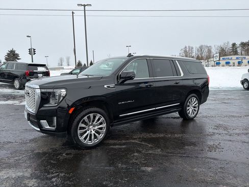 Certified 2022 GMC Yukon XL Denali w/ Denali Premium Package image 6