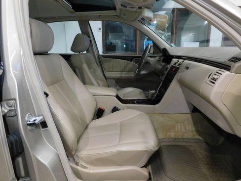 Used 1999 Mercedes-Benz E 320 4MATIC Sedan image 55