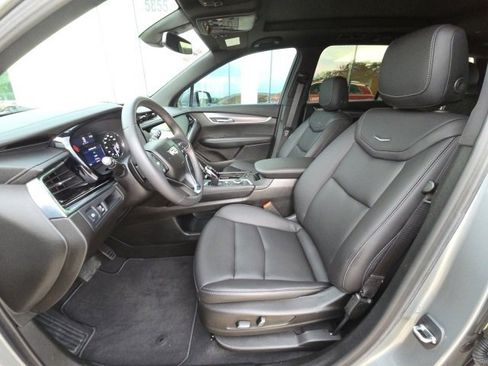 Used 2023 Cadillac XT6 Luxury image 10