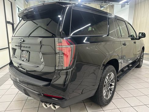 Certified 2025 Chevrolet Suburban Z71 image 5