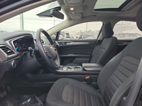 Used 2020 Ford Fusion SE image 15