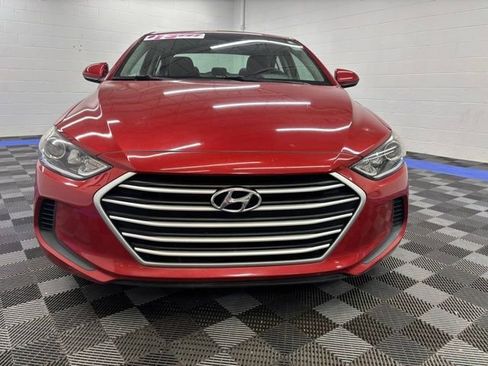 Used 2017 Hyundai Elantra SE image 12