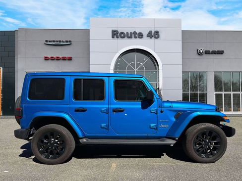 Used 2023 Jeep Wrangler Unlimited Sahara image 6