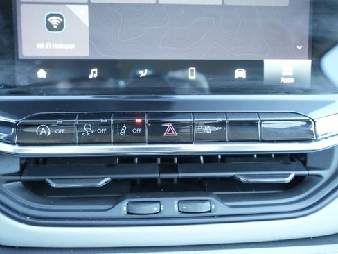 Used 2022 Jeep Compass Limited image 36