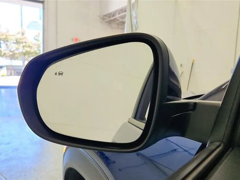Used 2021 Chevrolet TrailBlazer LT w/ Convenience Package FWD image 28