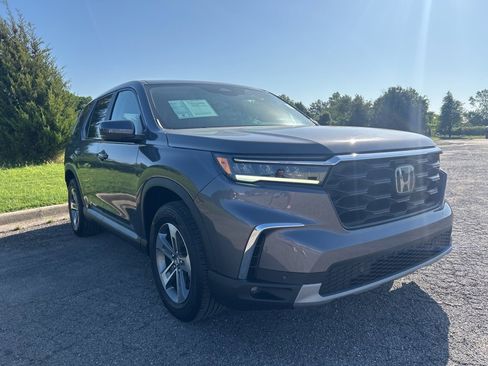 Used 2024 Honda Pilot EX-L image 3