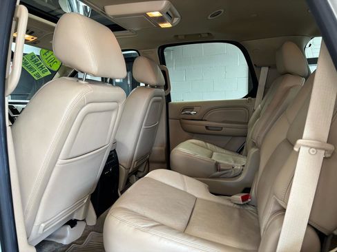 Used 2014 Cadillac Escalade Premium AWD/4WD image 21