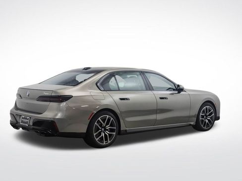 Used 2025 BMW 760i xDrive w/ Executive Package AWD/4WD image 5