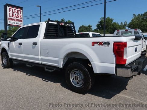 Used 2019 Ford F250 XL w/ Power Equipment Group AWD/4WD image 3