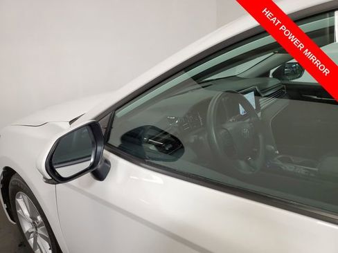 Used 2025 Toyota Camry LE image 28