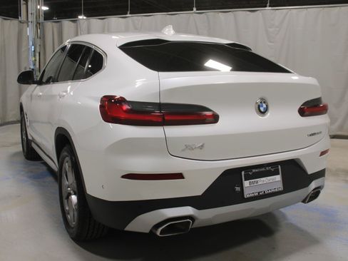 Used 2024 BMW X4 xDrive30i w/ Parking Assistance Package AWD/4WD image 18