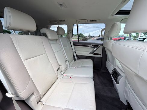 Used 2019 Lexus GX 460 Premium w/ Premium Package AWD/4WD image 22