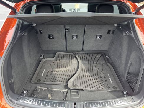 Used 2024 Porsche Macan Turbo AWD/4WD image 30