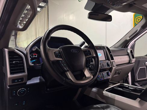 Used 2020 Ford F250 Lariat w/ Lariat Ultimate Package AWD/4WD image 11