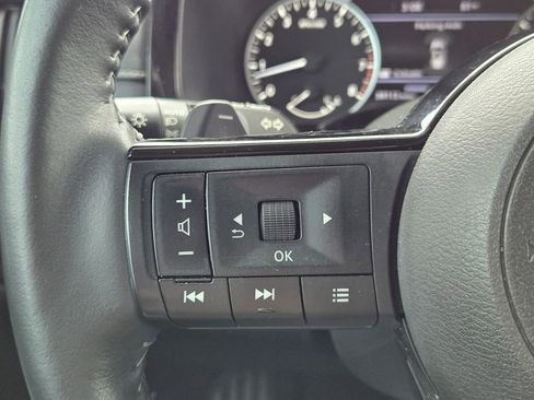 Used 2022 Nissan Pathfinder SL image 25