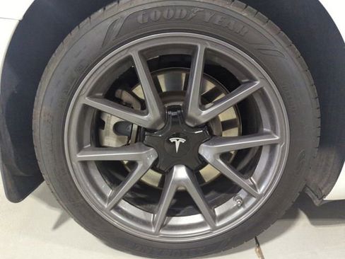 Used 2022 Tesla Model 3 Long Range AWD/4WD image 9