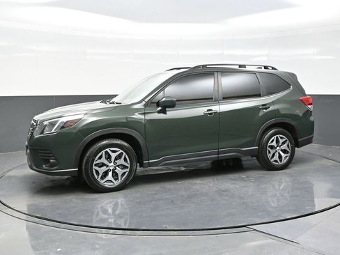 Used 2024 Subaru Forester Premium image 3