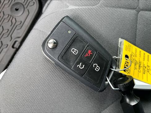 Used 2025 Volkswagen Jetta Sport image 13