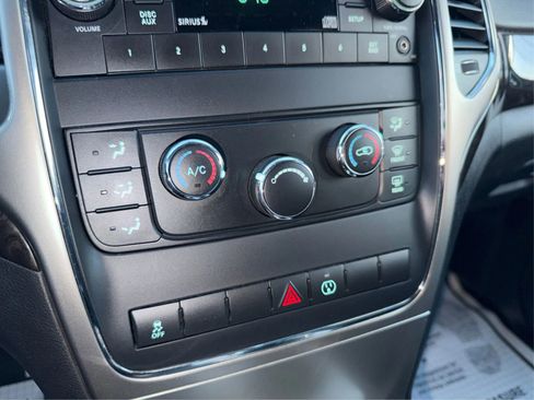 Used 2013 Jeep Grand Cherokee Laredo w/ Laredo E Group image 27