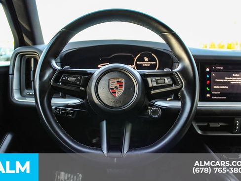 Used 2024 Porsche Cayenne AWD/4WD image 22