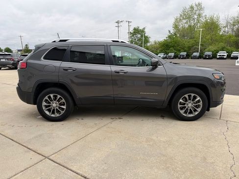 Used 2019 Jeep Cherokee Latitude Plus w/ Cold Weather Group AWD/4WD image 4