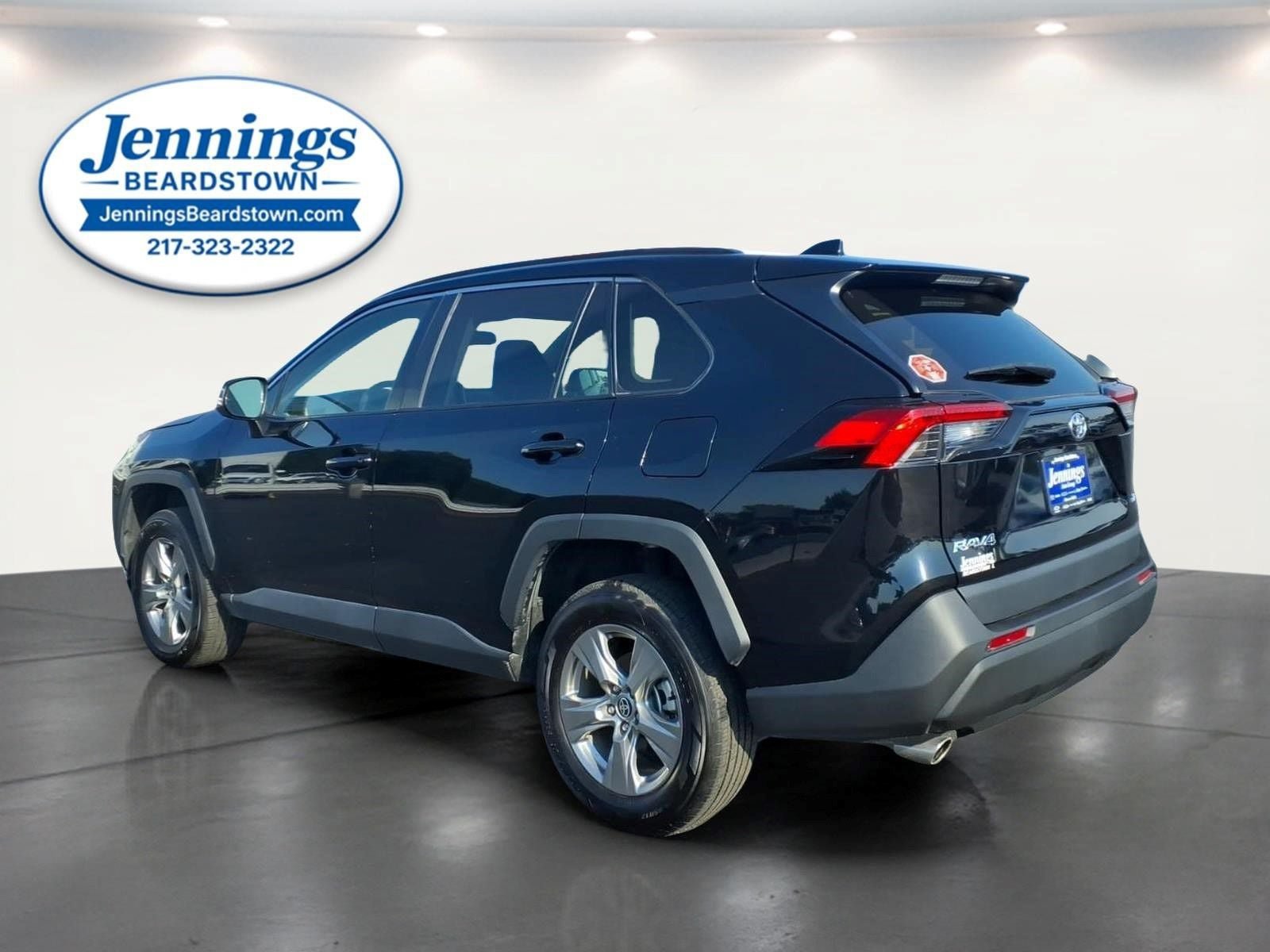 Used 2024 Toyota RAV4 XLE FWD image 3