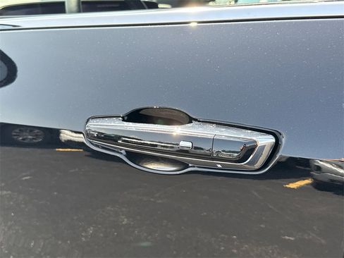 New 2026 Buick Enclave Avenir w/ Super Cruise Package image 13