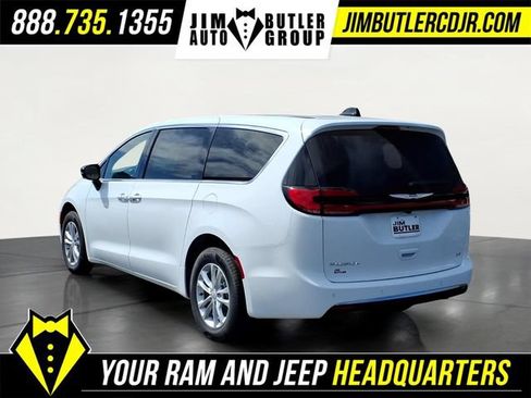 New 2026 Chrysler Pacifica Select AWD/4WD image 4